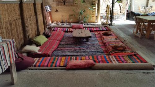 Χώρος καθιστικού στο Desert Routes Inn Shvilim ba Midbar