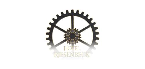 Privathotel Riesenbeckに飾ってある許可証、賞状、看板またはその他の書類