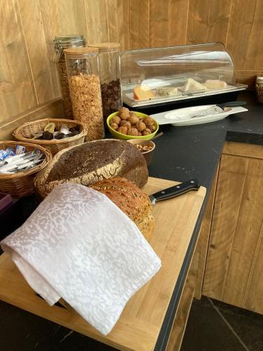 ホテルの敷地内または近くでの食事または食べ物