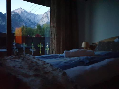 Nespecifikovaný výhled na hory nebo výhled na hory při pohledu z hotelu