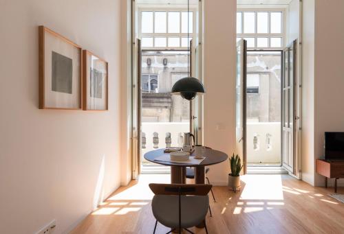 Tripas-Coração,Luxury Corner Apartments in Santa Catarina, Balcony & City Views