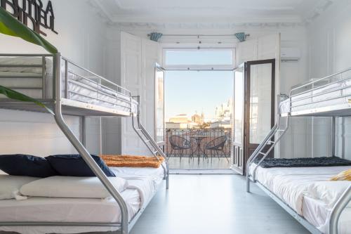 Dviaukštė lova arba lovos apgyvendinimo įstaigoje PENTHOUSE deluxe GRANVIA, by MONARO