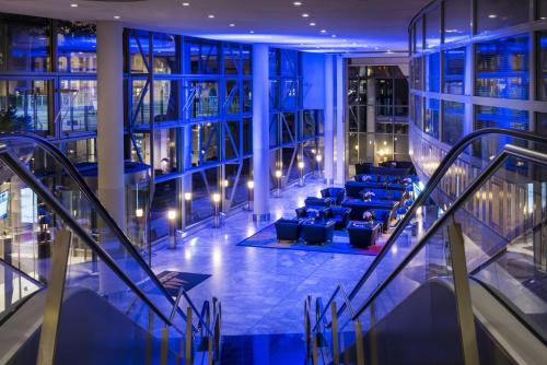 a view of the lobby of a building at night at Maritim Hotel Frankfurt in Frankfurt