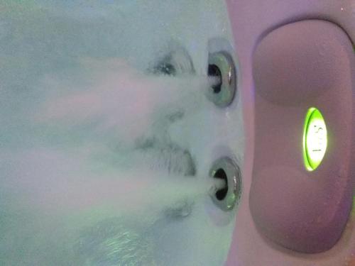 Le Ptit Spa de L'Abbaye Suite love et Spa privé