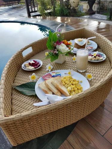 Mad på pensionatet eller i nærheden