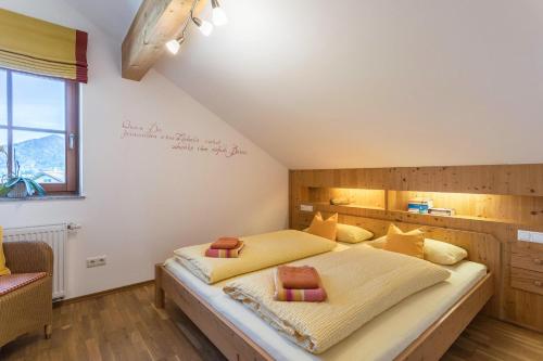 Postel nebo postele na pokoji v ubytování Alpen Chalet Alte Talstation