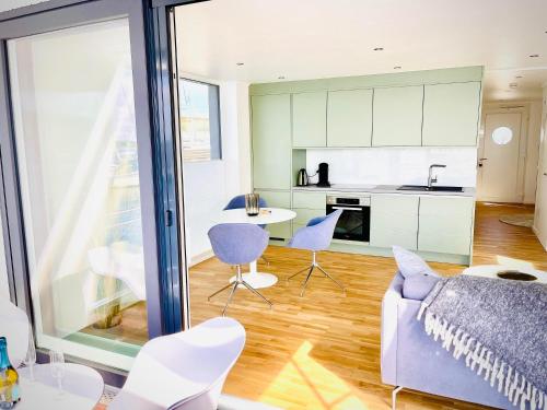 Dapur atau dapur kecil di Floating Home Nr 1