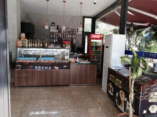 Salon ili bar u objektu Nice Royal