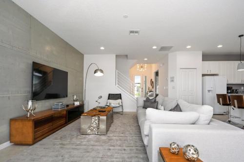 5Br 5Bath Pvt Home BBQ Pool 15min Disney 3056ft photo 11