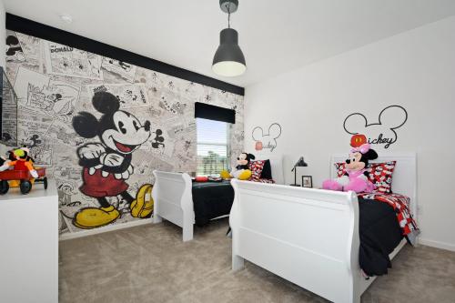 5Br 5Bath Pvt Home BBQ Pool 15min Disney 3056ft photo 17