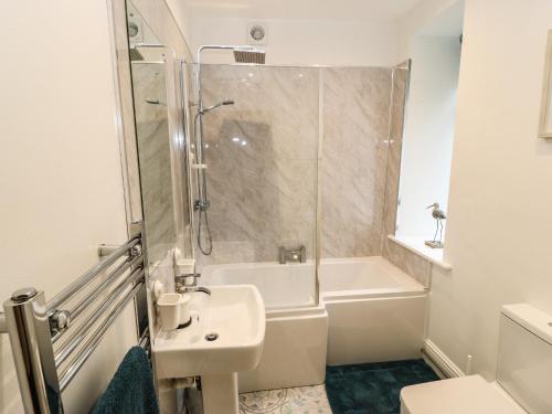 Et badeværelse på Gable Cottage