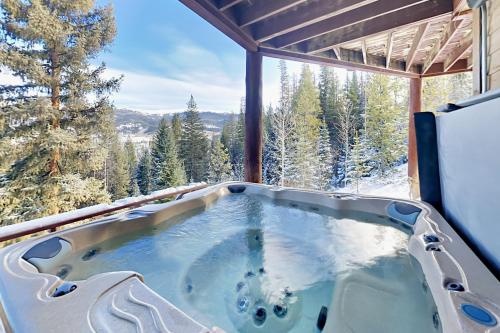 Hilltop Palace – Photos 2