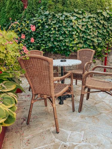 Κήπος έξω από το Apartments Ivanović