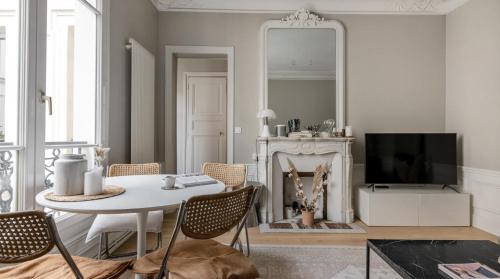 Charming Parisian Apartment - 50 m2 - Trendy 9th District, Paris, France