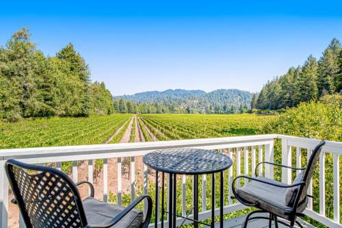 Billede fra billedgalleriet på Melody Vineyard Cottage i Guerneville