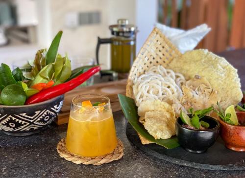 Makanan di atau berdekatan resort