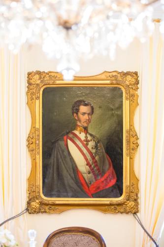 a framed painting of a man in a suit at Barock-Landhof Burkhardt in Spitz