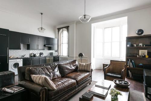 Traditional Stylish 1BR near Hyde Park, Londra, Marea Britanie