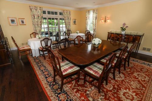 Ruang duduk di Oakmont Inn