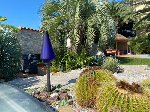 Ein Garten an der Unterkunft Apartments Villa BEAUTY PORTOROŽ
