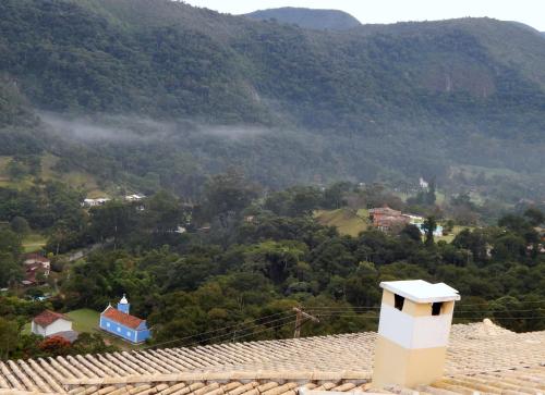Pemandangan gunung umum atau pemandangan gunung yang diambil dari inn ini