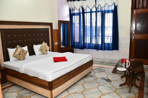 HOTEL HIMALYAN PARADISEにあるベッド