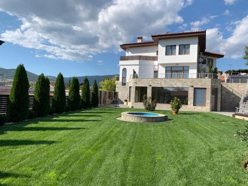 Луксозна вила - Стрелча, джакузи с минерална вода