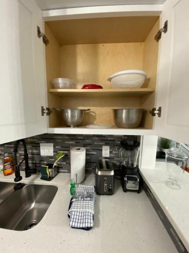 HHI Homes- Newly Renovated Cozy Modern Pet-Friendly Villa-Ideal Location photo 44