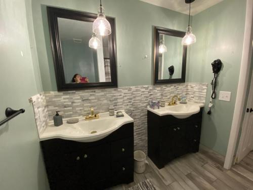 HHI Homes- Newly Renovated Cozy Modern Pet-Friendly Villa-Ideal Location photo 51