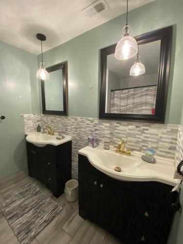 HHI Homes- Newly Renovated Cozy Modern Pet-Friendly Villa-Ideal Location photo 11