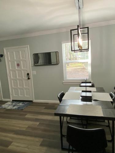HHI Homes- Newly Renovated Cozy Modern Pet-Friendly Villa-Ideal Location photo 26