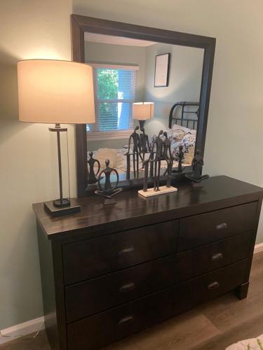 HHI Homes- Newly Renovated Cozy Modern Pet-Friendly Villa-Ideal Location photo 56