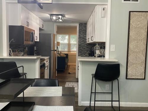 HHI Homes- Newly Renovated Cozy Modern Pet-Friendly Villa-Ideal Location photo 33