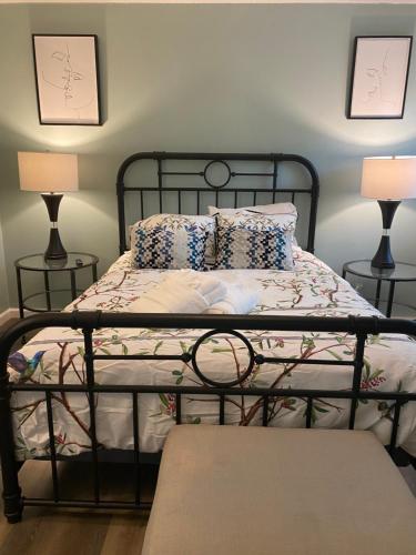 HHI Homes- Newly Renovated Cozy Modern Pet-Friendly Villa-Ideal Location photo 5