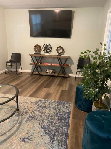 HHI Homes- Newly Renovated Cozy Modern Pet-Friendly Villa-Ideal Location photo 21
