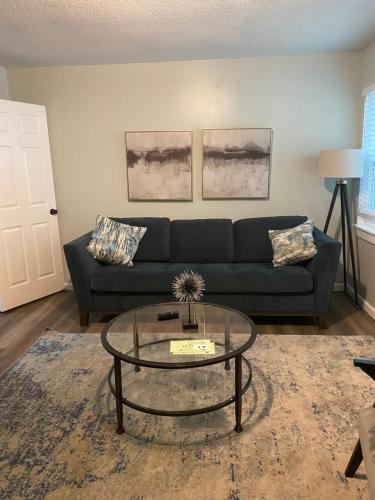 HHI Homes- Newly Renovated Cozy Modern Pet-Friendly Villa-Ideal Location photo 18