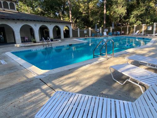 HHI Homes- Newly Renovated Cozy Modern Pet-Friendly Villa-Ideal Location photo 73