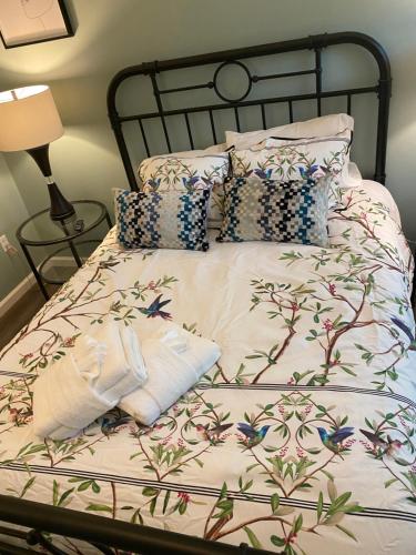 HHI Homes- Newly Renovated Cozy Modern Pet-Friendly Villa-Ideal Location photo 55