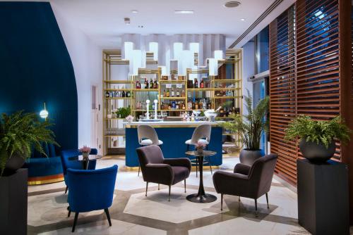Lounge oder Bar in der Unterkunft Hotel Princesa Plaza Madrid