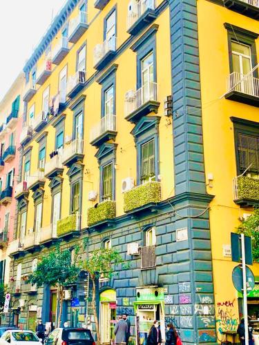 SORAYA-Elegant Apartment in Naples Historic Center