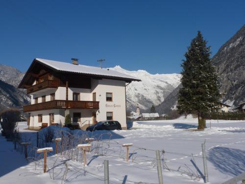 Haus Lorea im Winter