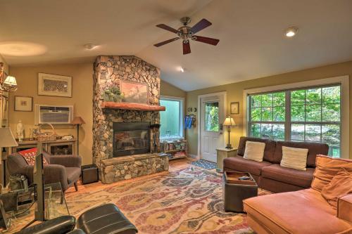 Gallery image of Updated Tryon Cabin on Pacolet River! in Tryon