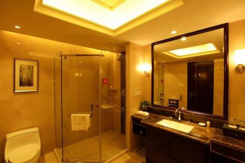 Koupelna v ubytování Ramada Changzhou