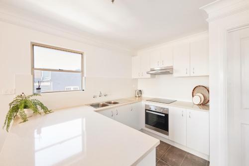 Dapur atau dapur kecil di Harbour view huge 2 bedroom entire residence.
