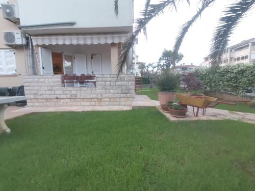 Zahrada ubytování Apartman Hola