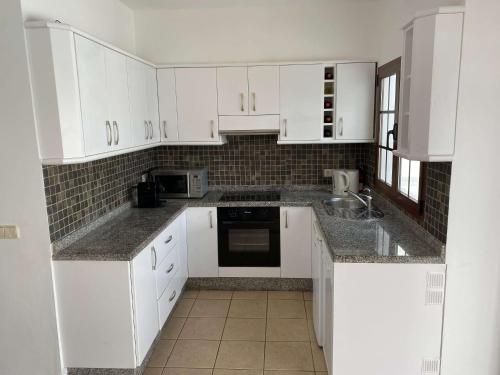 Stunning Villa Arabella - Heated Pool - BBQ - Amazing Terrace - Playa Blanca