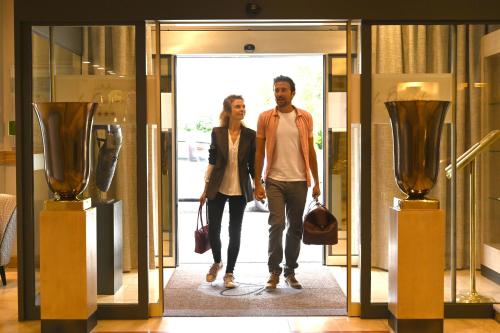 Επισκέπτες που μένουν στο Hôtel Le Rempart