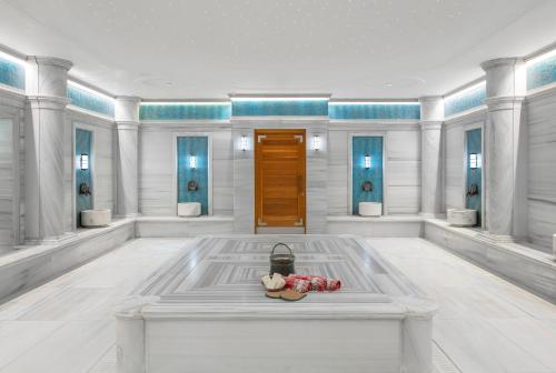 Foto da galeria de Mövenpick Hotel & Thermal Spa Bursa em Bursa