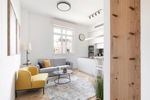 Charming 1BR Apt w Modern Fixtures in City Center with Shelter by Sea N' Rent