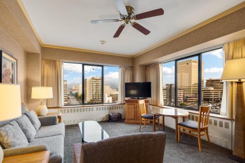 Μια τηλεόραση ή/και κέντρο ψυχαγωγίας στο The Hotel Captain Cook